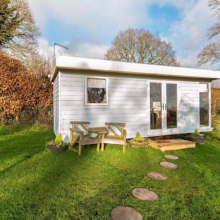 School Lodge Burwarton ภายนอก รูปภาพ