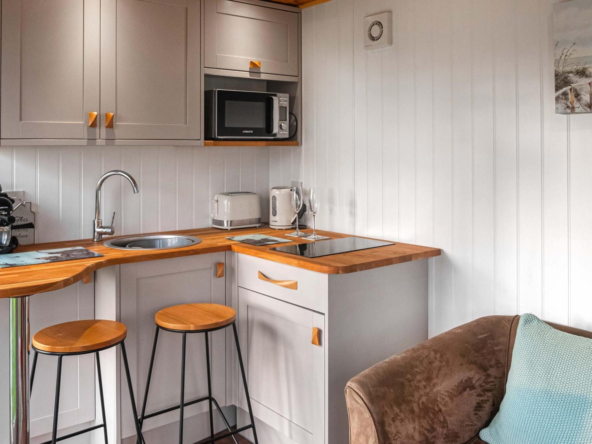 School Lodge Burwarton ภายนอก รูปภาพ